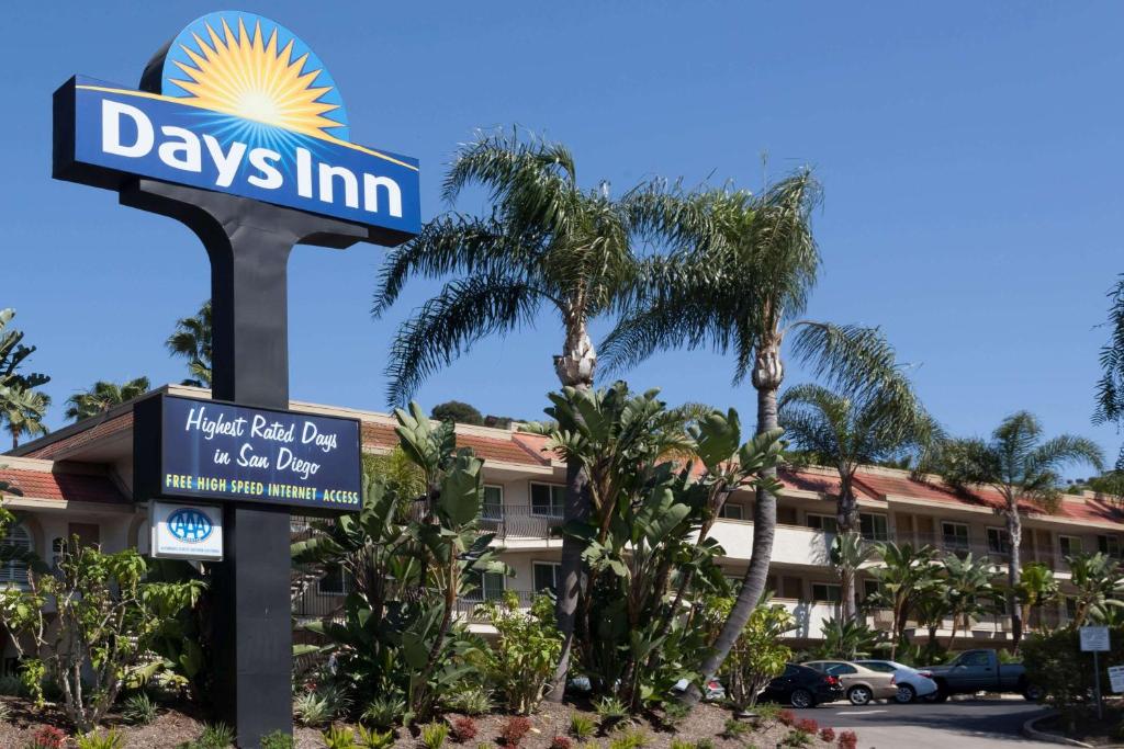 Days Inn by Wyndham San Diego Hotel Circle - main image