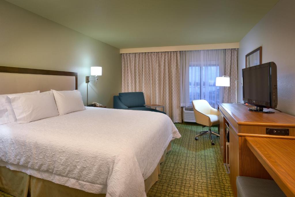 Hampton Inn Irvine/East Lake Forest - image 3