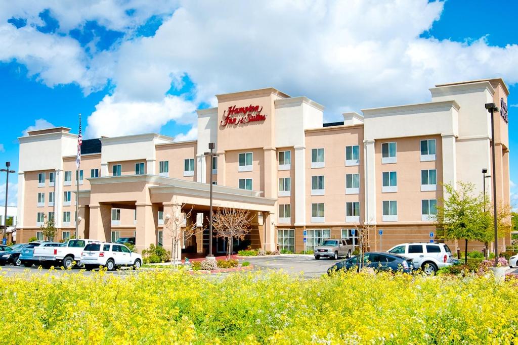 Hampton Inn & Suites Fresno - main image