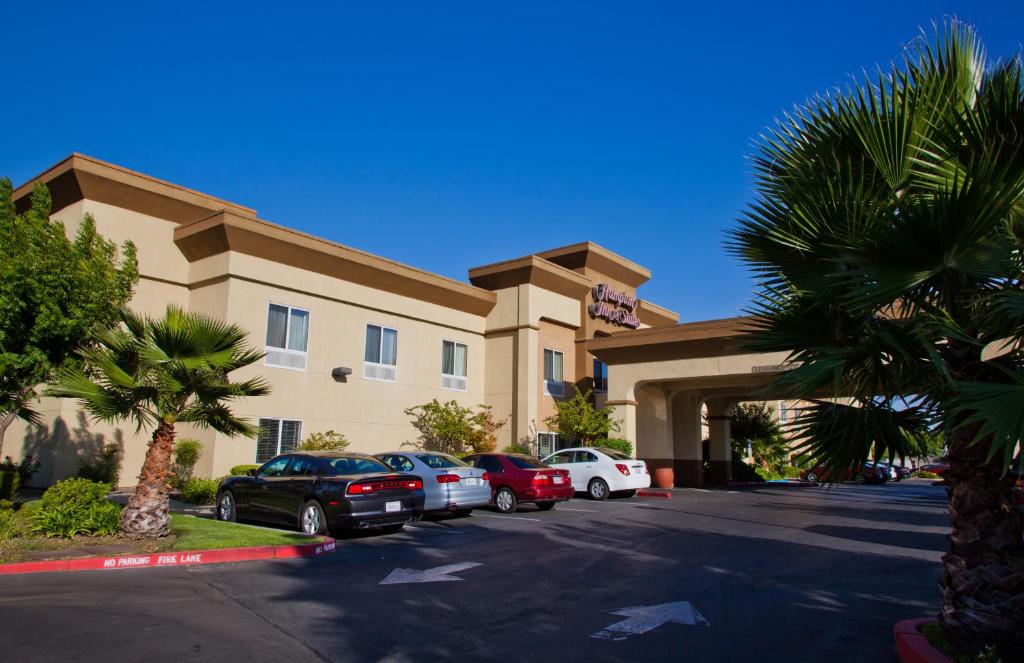 Hampton Inn & Suites Sacramento-Auburn Boulevard - image 2