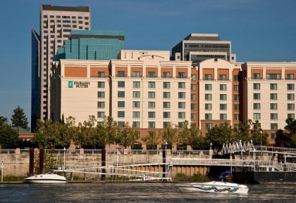 Embassy Suites by Hilton Sacramento Riverfront Promenade - image 2