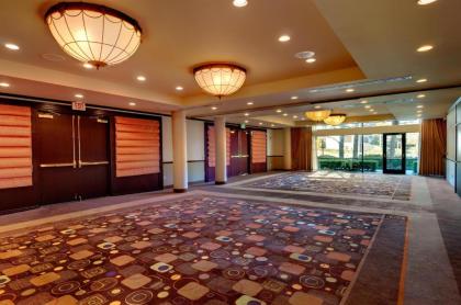 DoubleTree by Hilton Orange County Airport - image 3