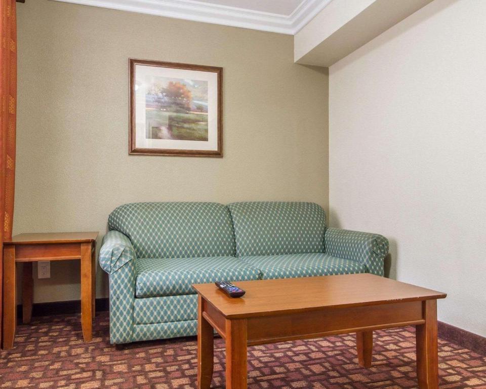 Quality Inn Sacramento - image 5