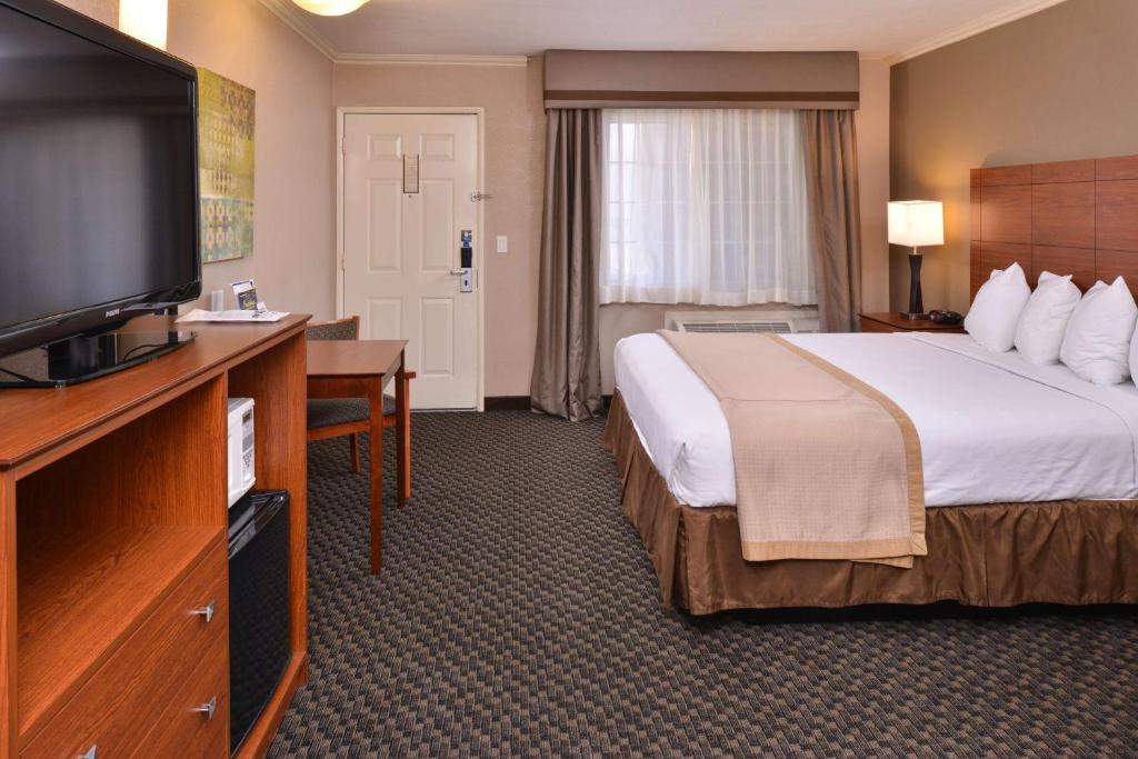 Best Western Oxnard Inn - image 3