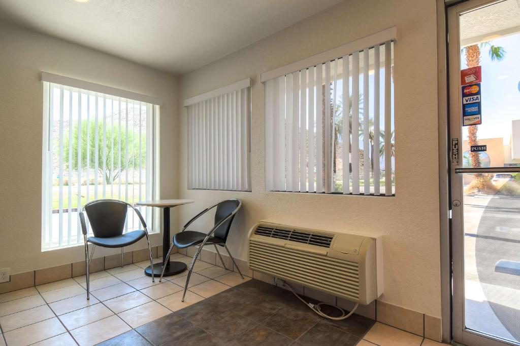 Motel 6-Rancho Mirage CA - Palm Springs - image 2