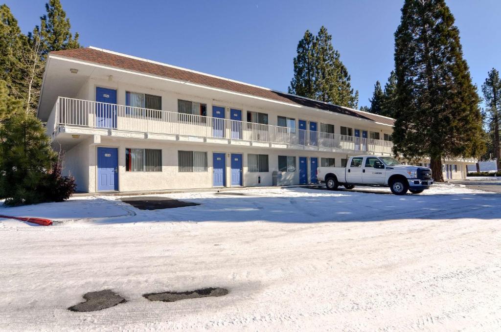 Motel 6-Big Bear Lake CA - main image