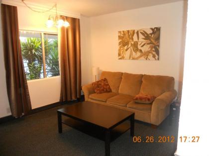 Tradewinds Airport Hotel - image 3