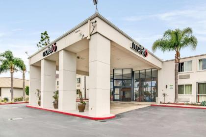 Motel 6-Carson CA - image 2