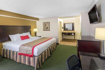 Ramada by Wyndham Ontario - image 3