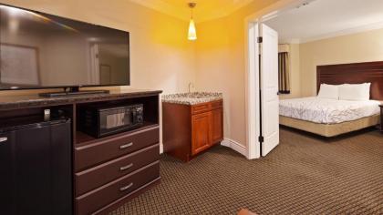 Best Western Woodland Hills - image 3