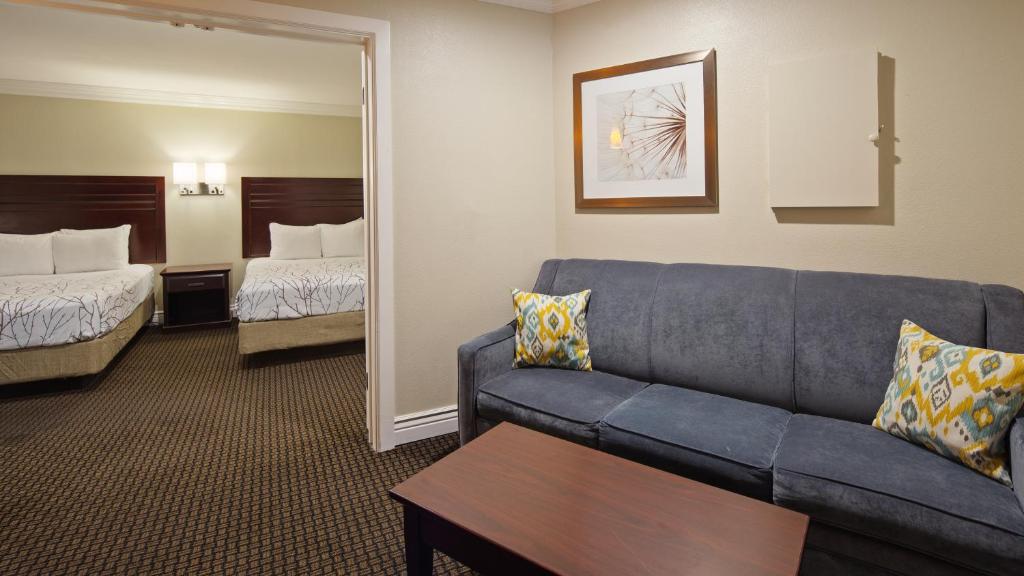 Best Western Woodland Hills - image 4