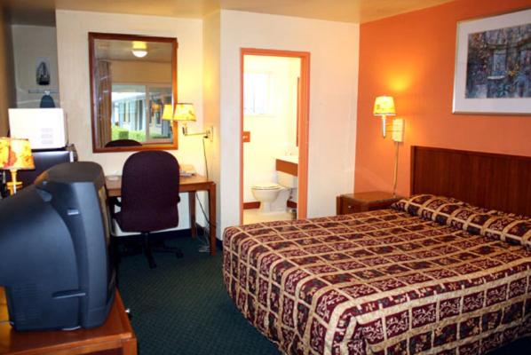 Americas Best Value Inn - Livermore - image 3