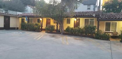 El Patio Inn - image 2