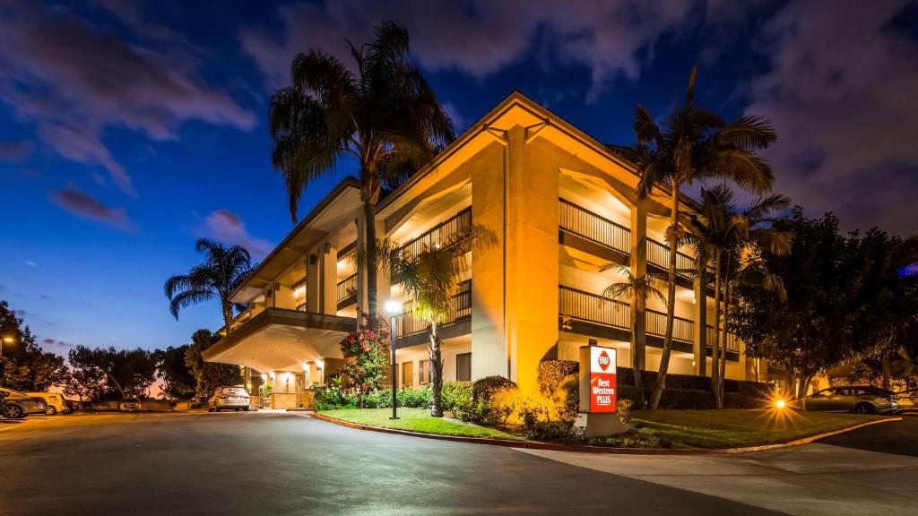 Best Western Plus Orange County Airport North - main image