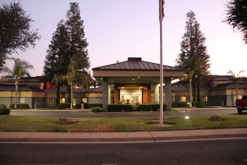 Best Western Porterville Inn - main image