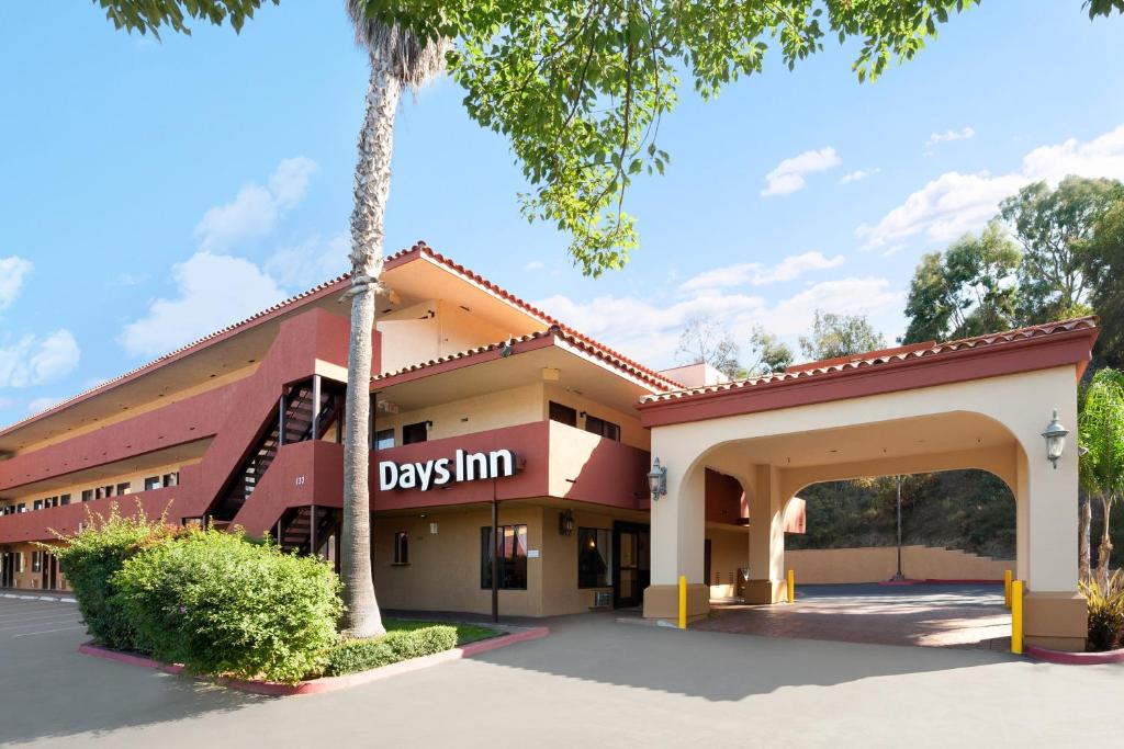 Days Inn by Wyndham Encinitas Moonlight Beach - main image