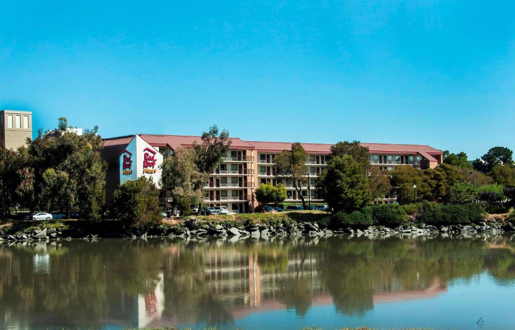 Red Roof Inn PLUS+ San Francisco Airport - main image