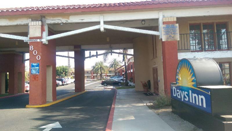 Days Inn by Wyndham Hemet - main image