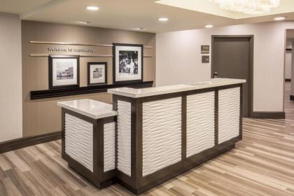 Hampton Inn Monterey - image 1