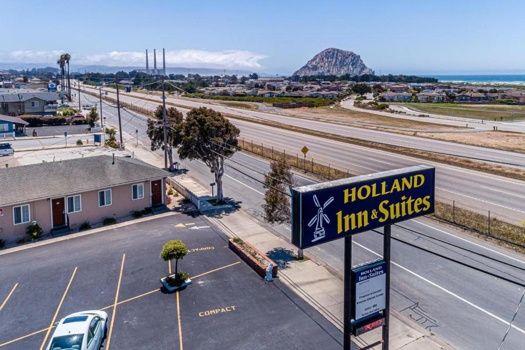 Holland Inn & Suites - main image