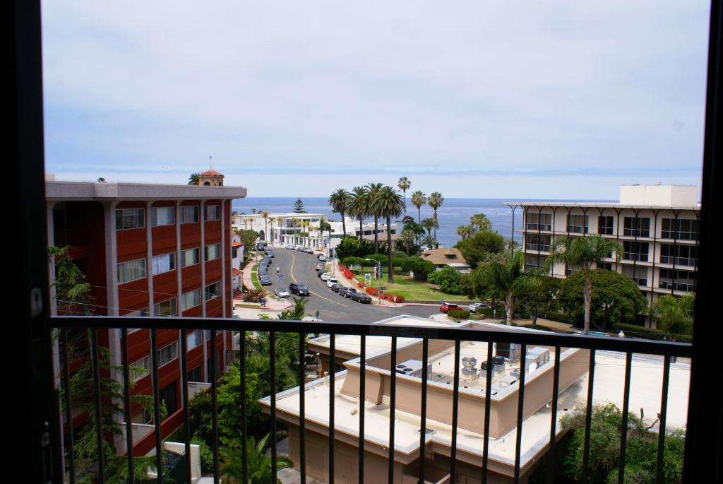 Inn by the Sea at La Jolla - image 2