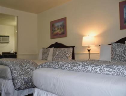 Monterey Pines Inn - image 5