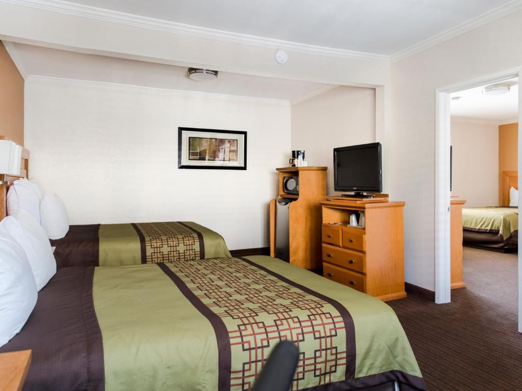 Anaheim Islander Inn and Suites - image 4