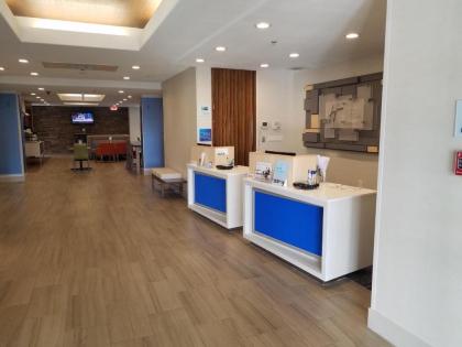 Holiday Inn Express Hotel & Suites Dinuba West an IHG Hotel - image 4