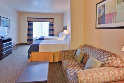 Holiday Inn Express Delano Highway 99 an IHG Hotel - image 4