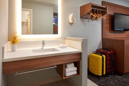 Studio Inn & Suites Downey - image 3