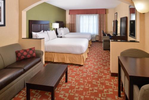 Holiday Inn Express Hotel & Suites El Centro - image 3