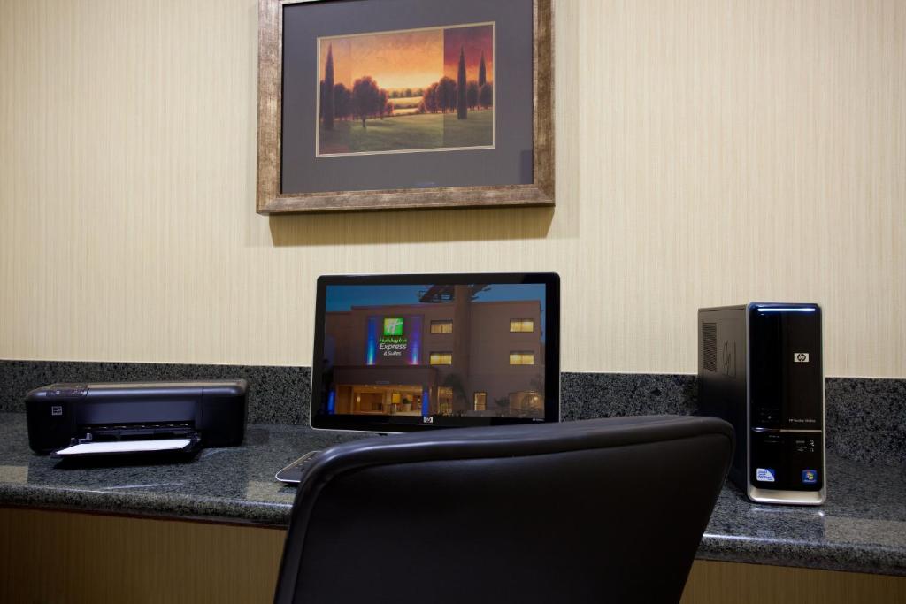 Holiday Inn Express Hotel & Suites Woodland Hills an IHG Hotel - image 5