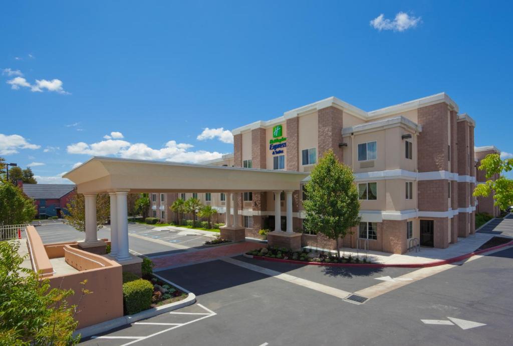 Holiday Inn Express Hotel & Suites Livermore an IHG Hotel - main image