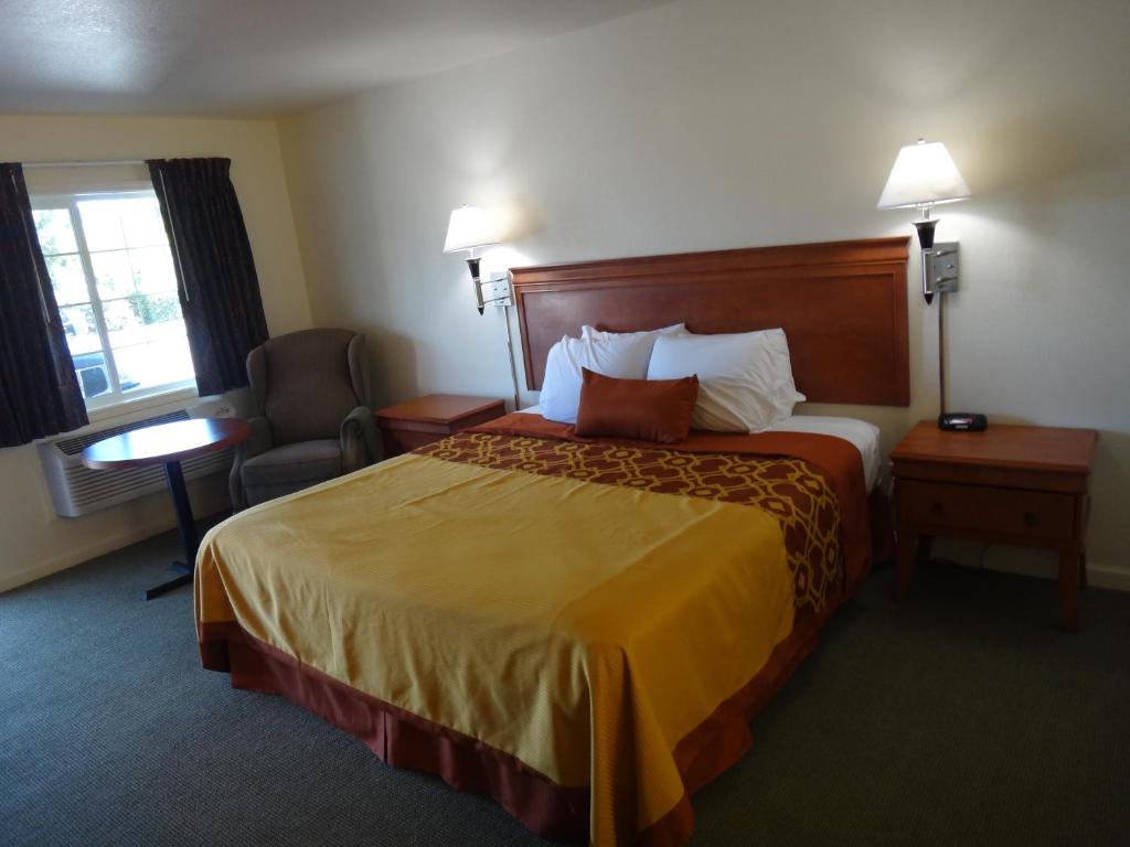 Americas Best Value Inn Santa Rosa - main image