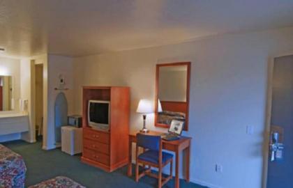 Americas Best Value Inn Santa Rosa - image 5