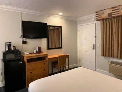 Stargazer Inn and Suites - image 2