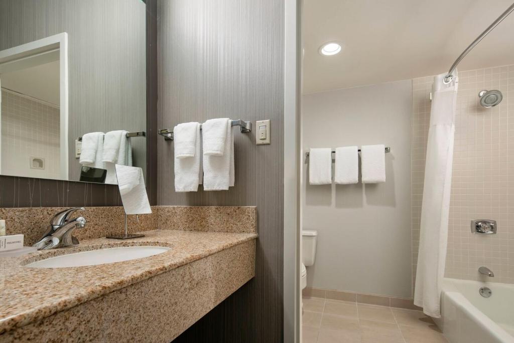 Courtyard by Marriott San Francisco Airport - image 5