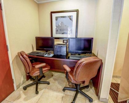 Quality Inn Placentia Anaheim Fullerton - image 3