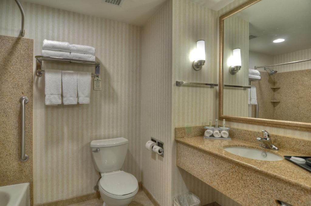 Holiday Inn Express San Diego South - Chula Vista an IHG Hotel - image 2