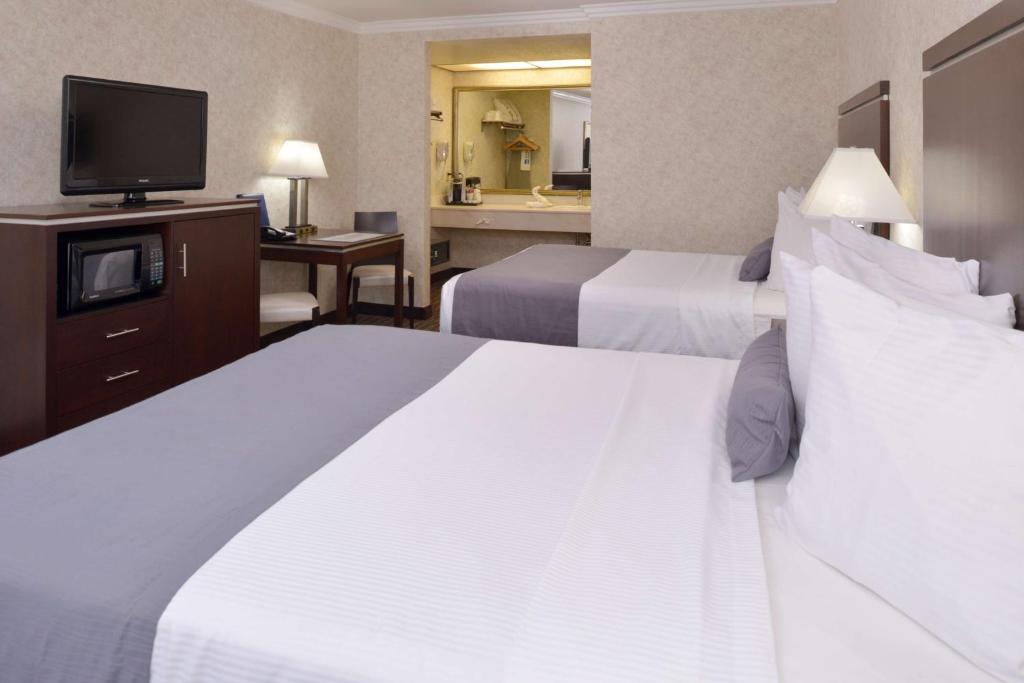 Best Western Redondo Beach Galleria Inn - Los Angeles LAX Airport Hotel - image 3