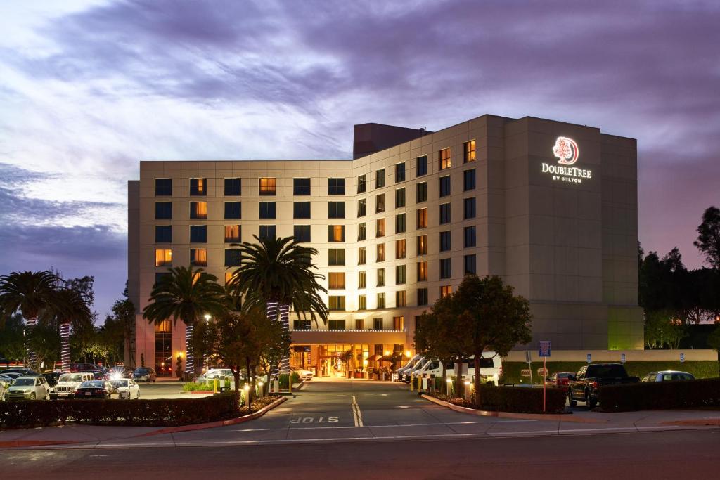 DoubleTree by Hilton Irvine Spectrum - main image