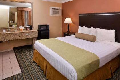 Best Western Courtesy Inn - Anaheim Park Hotel - image 2