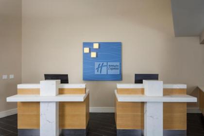 Holiday Inn Express and Suites La Jolla - Windansea Beach and IHG Hotel - image 2