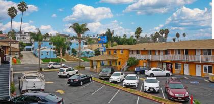 Redondo Inn and Suites - image 2