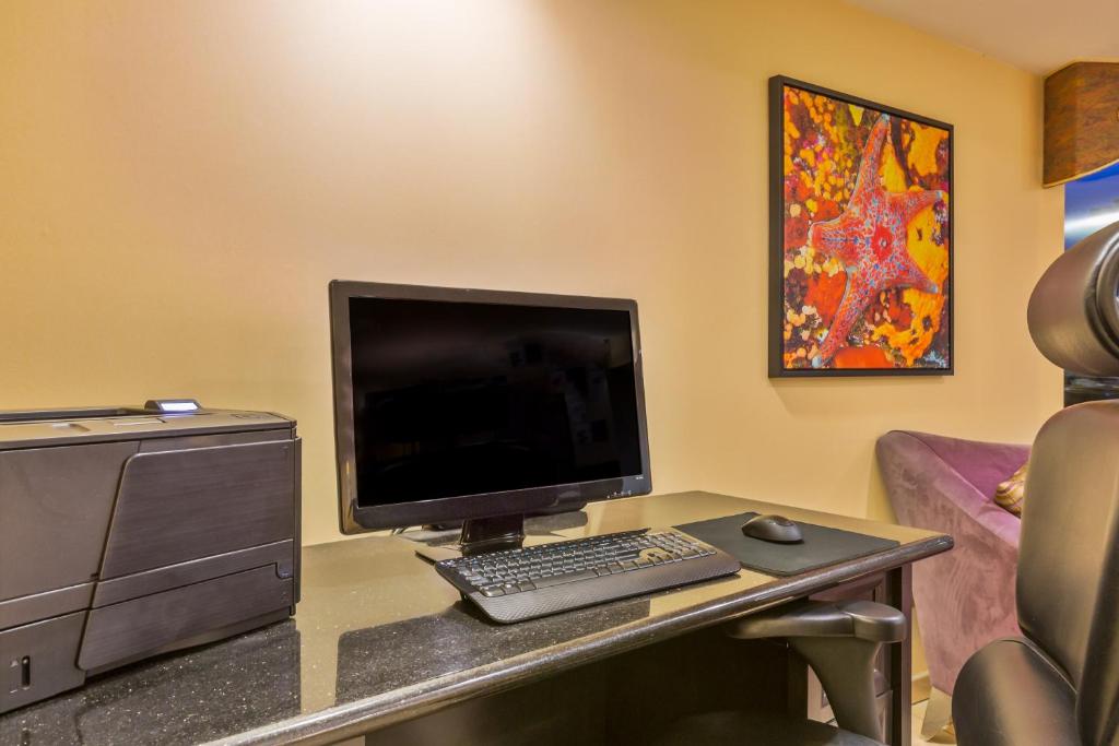 Fairfield by Marriott Inn & Suites San Francisco Pacifica - image 5