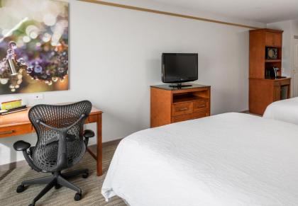 Hilton Garden Inn Irvine East/Lake Forest - image 2