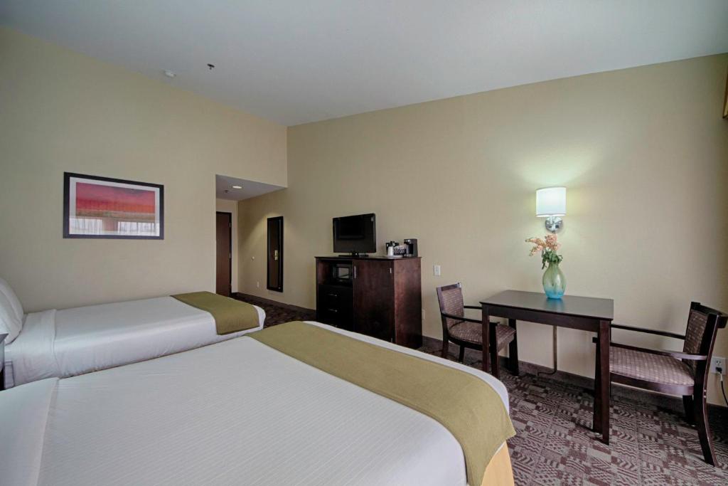 Holiday Inn Express Hotel & Suites Solana Beach-Del Mar an IHG Hotel - image 5