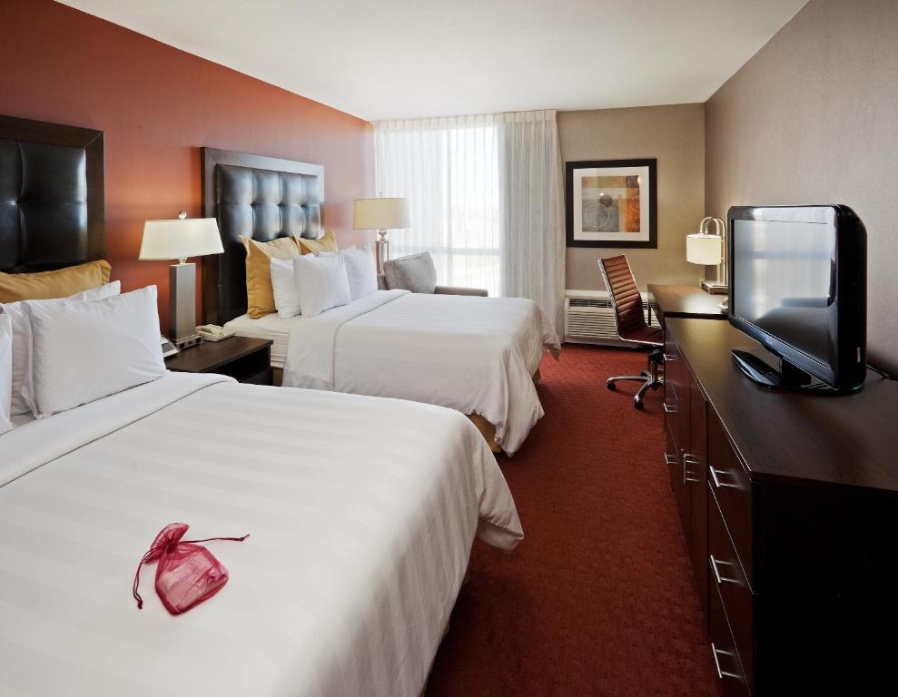 Crowne Plaza Sacramento Northeast an IHG Hotel - image 4