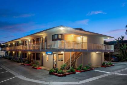 Motel 6-Santa Barbara CA - State Street - image 2