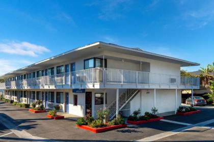 Motel 6-Santa Barbara CA - State Street - image 3